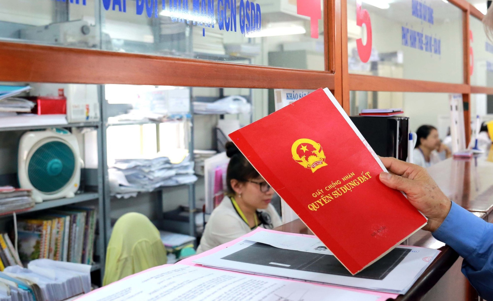 Đến đâu để làm sổ đỏ sau khi sáp nhập tỉnh?