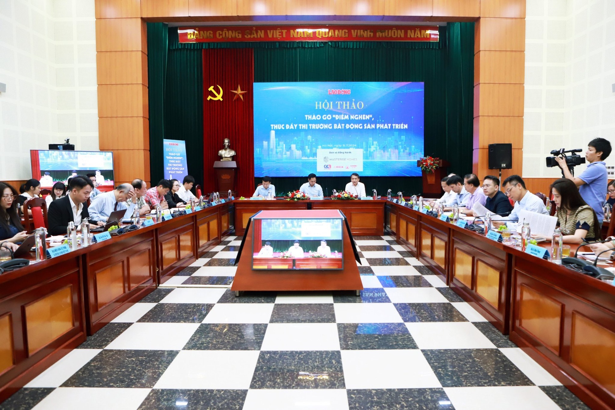 Vướng Mắc Pháp Lý Dự Án Bất Động Sản: Điểm Nghẽn Kéo Dài, Bộ Xây Dựng Phải Ra Tay Tháo Gỡ